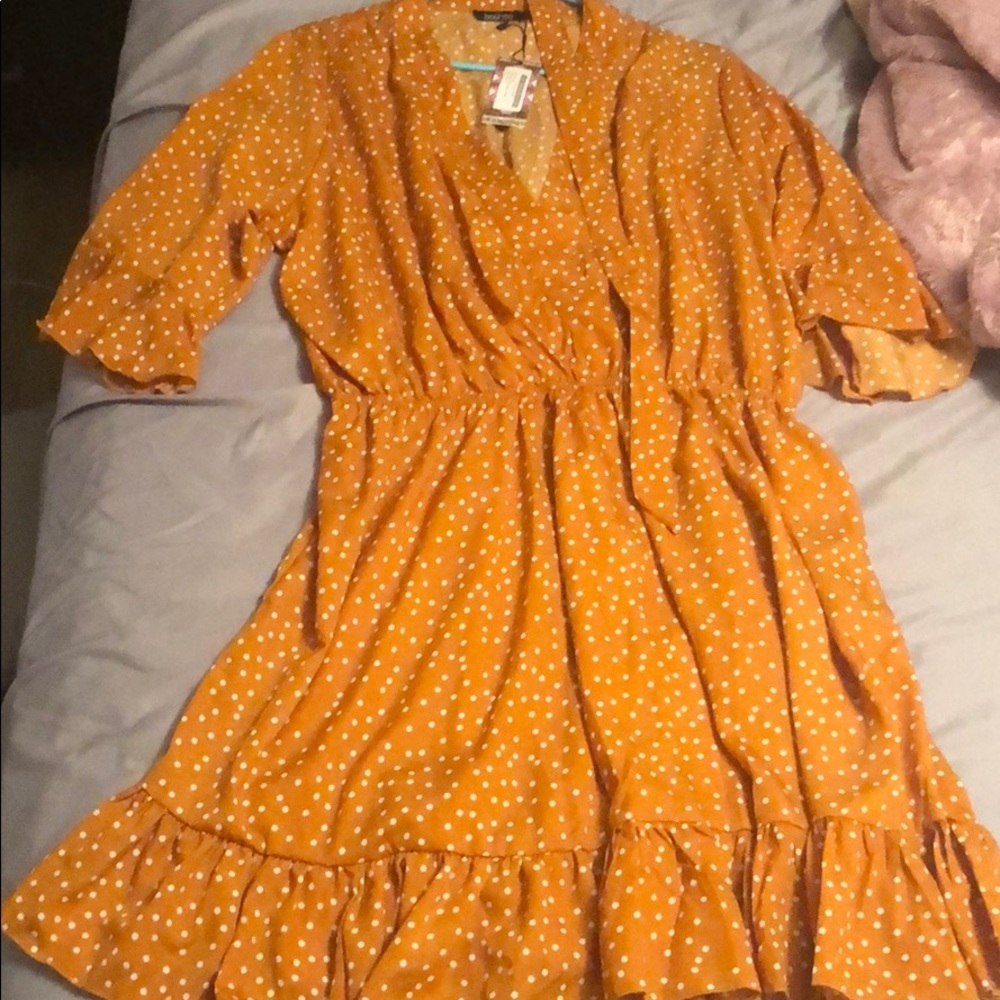 Never wore it. Ordered wrong size.